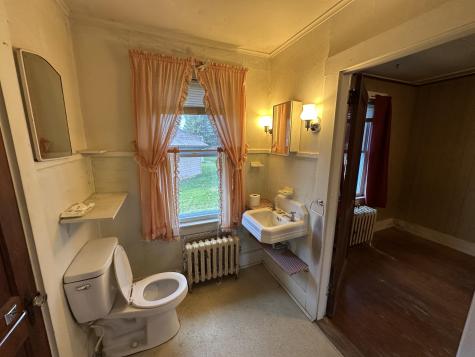 26 Winn Avenue Clinton ME 04927