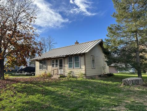 26 Winn Avenue Clinton ME 04927