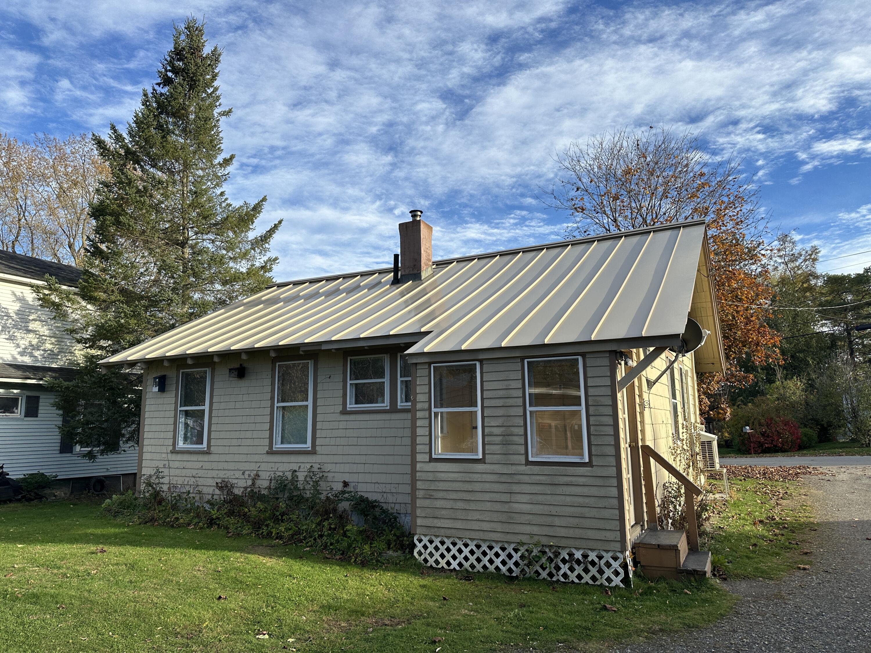 26 Winn Avenue Clinton ME 04927