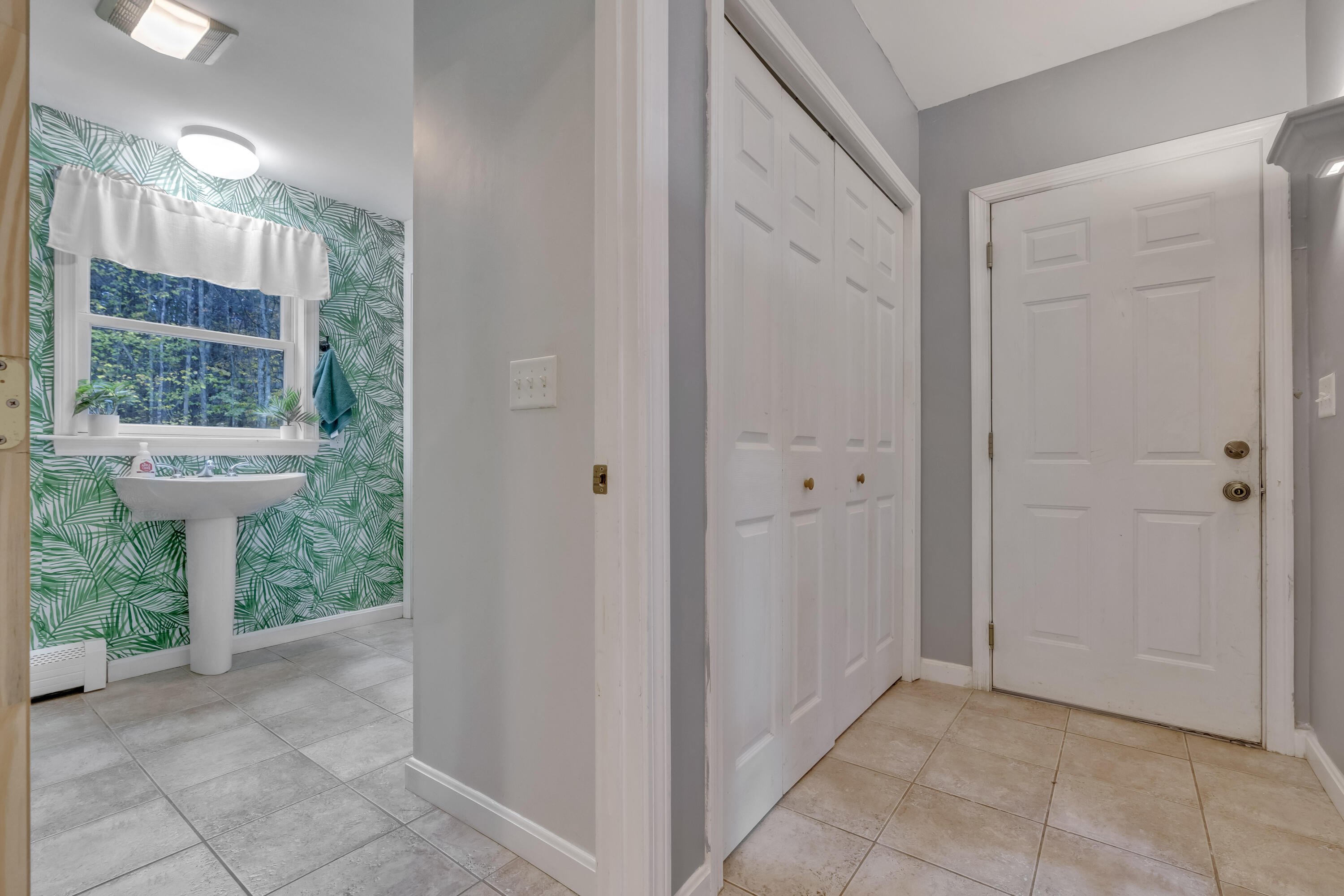 24 Gahan Lane Berwick ME 03901