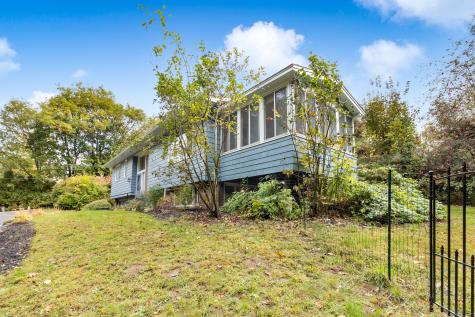 6 Glenview Avenue Lewiston ME 04240