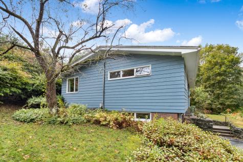 6 Glenview Avenue Lewiston ME 04240