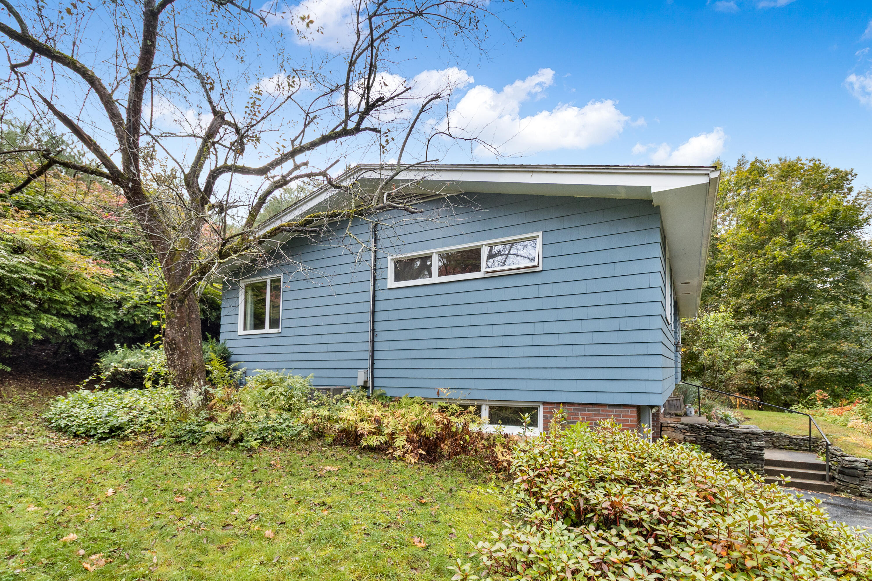 6 Glenview Avenue Lewiston ME 04240