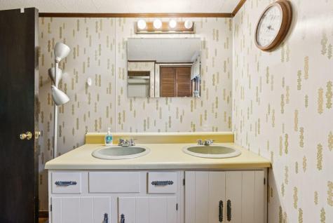 32 Park Street Saco ME 04072