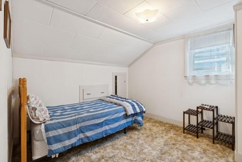 32 Park Street Saco ME 04072