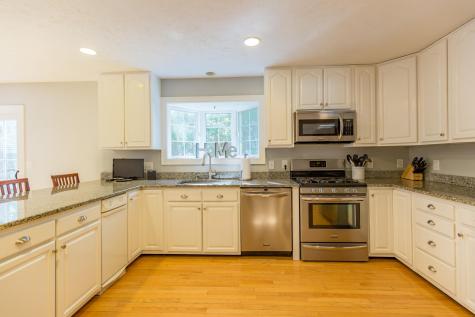 10 Cedarwood Drive Falmouth ME 04105
