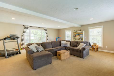 10 Cedarwood Drive Falmouth ME 04105