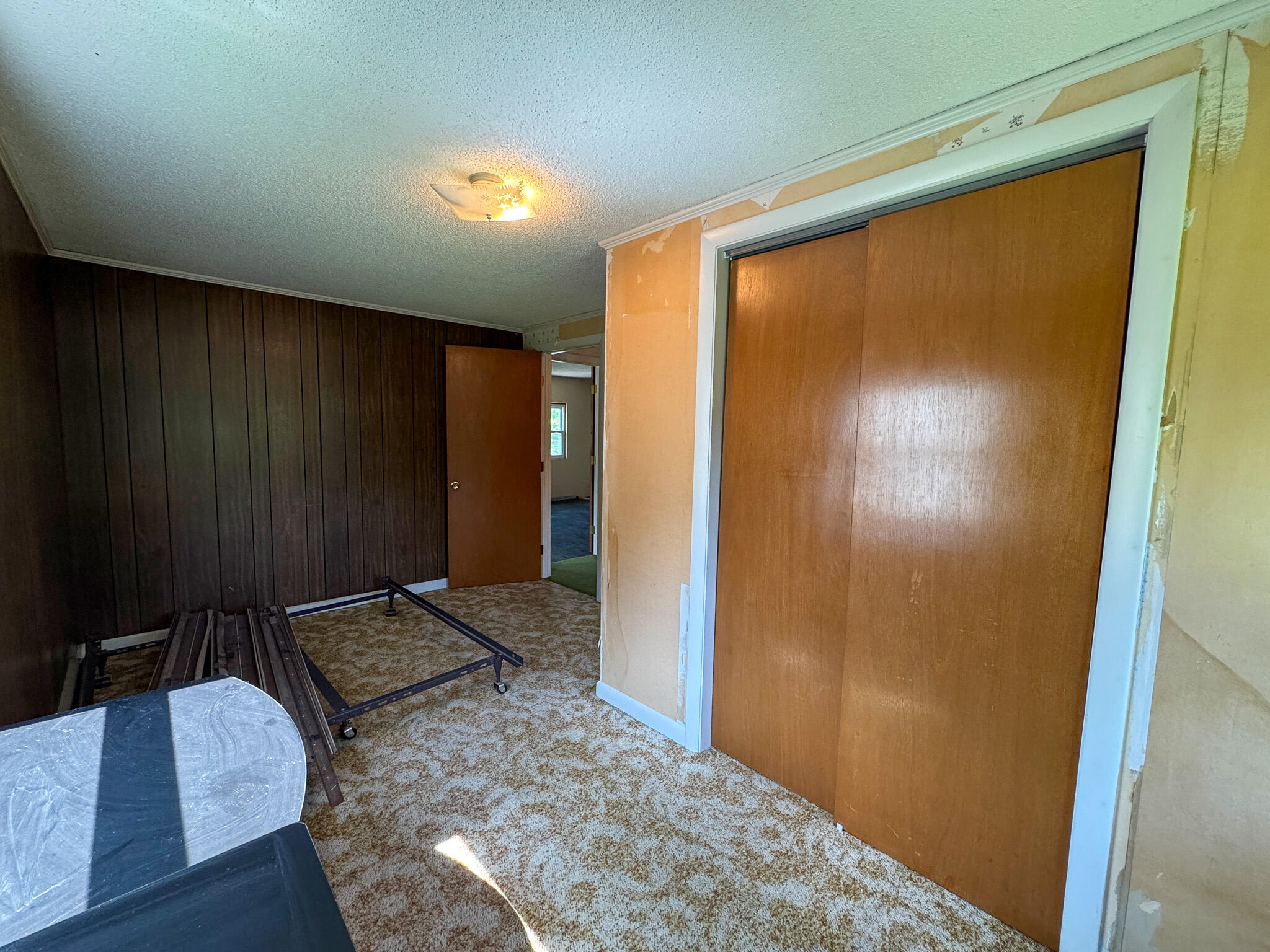 26 Hale Street Lincoln ME 04457