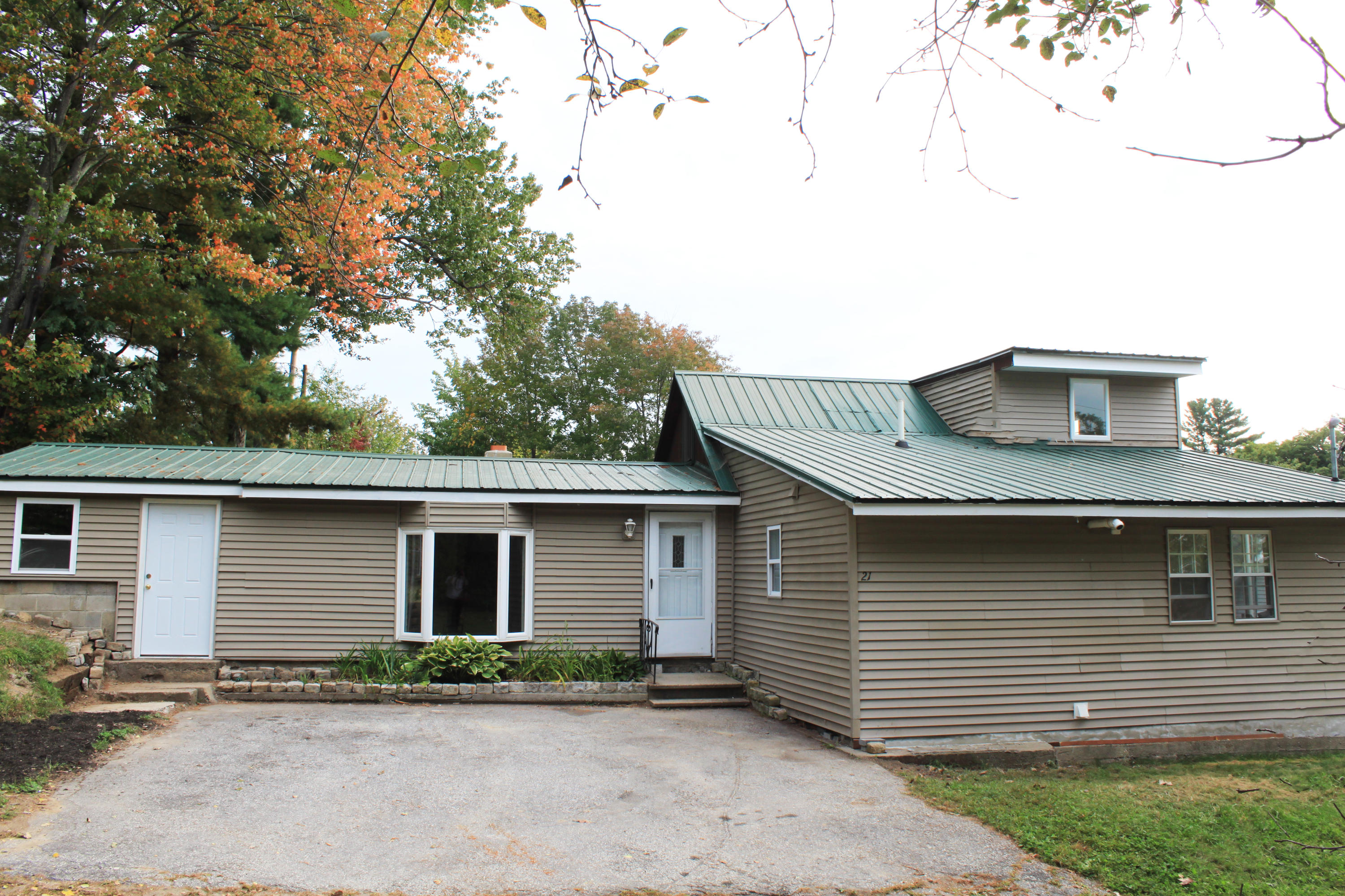 21 Silva Street Auburn ME 04210