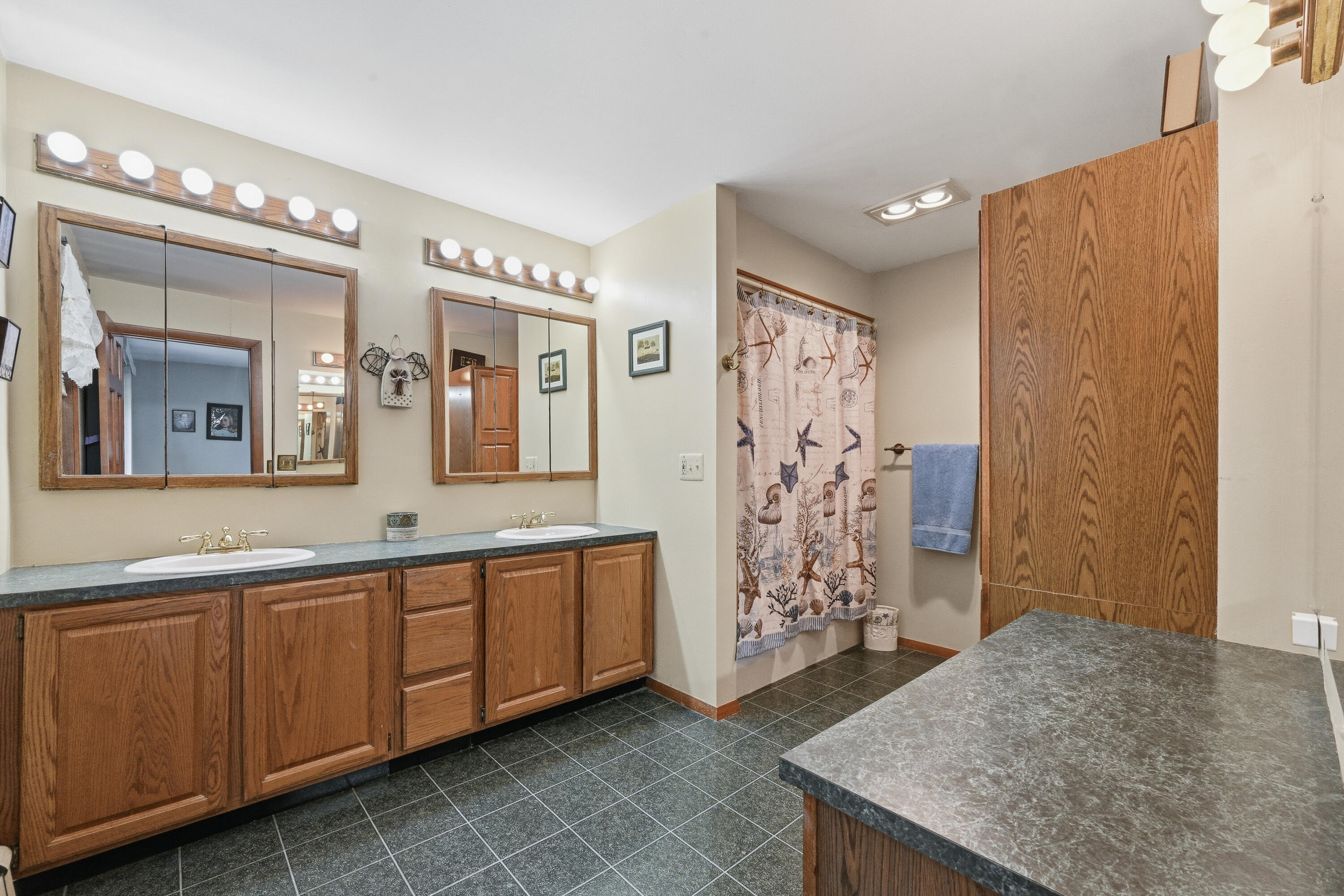 704 W Auburn Road Auburn ME 04210