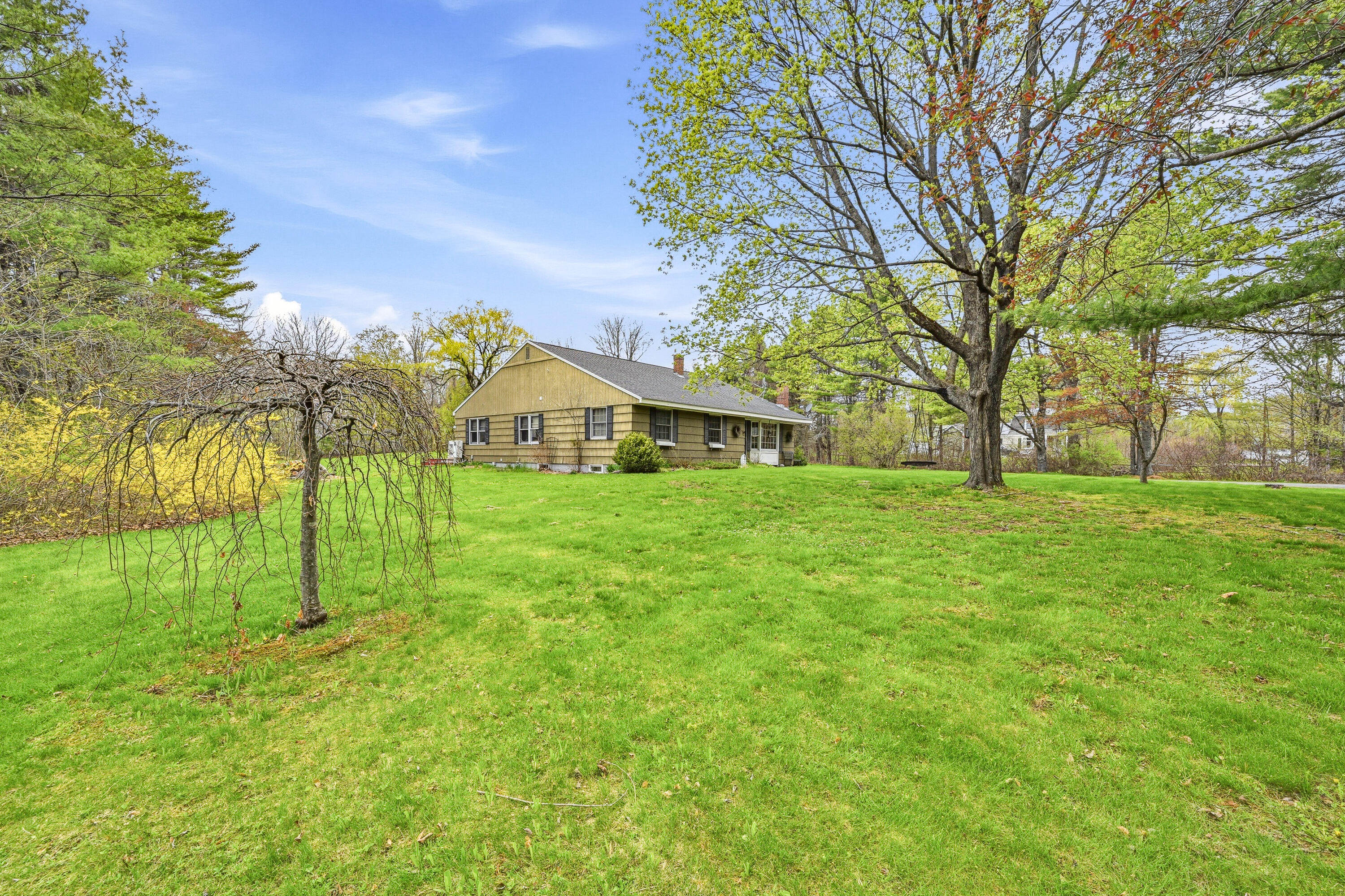 704 W Auburn Road Auburn ME 04210