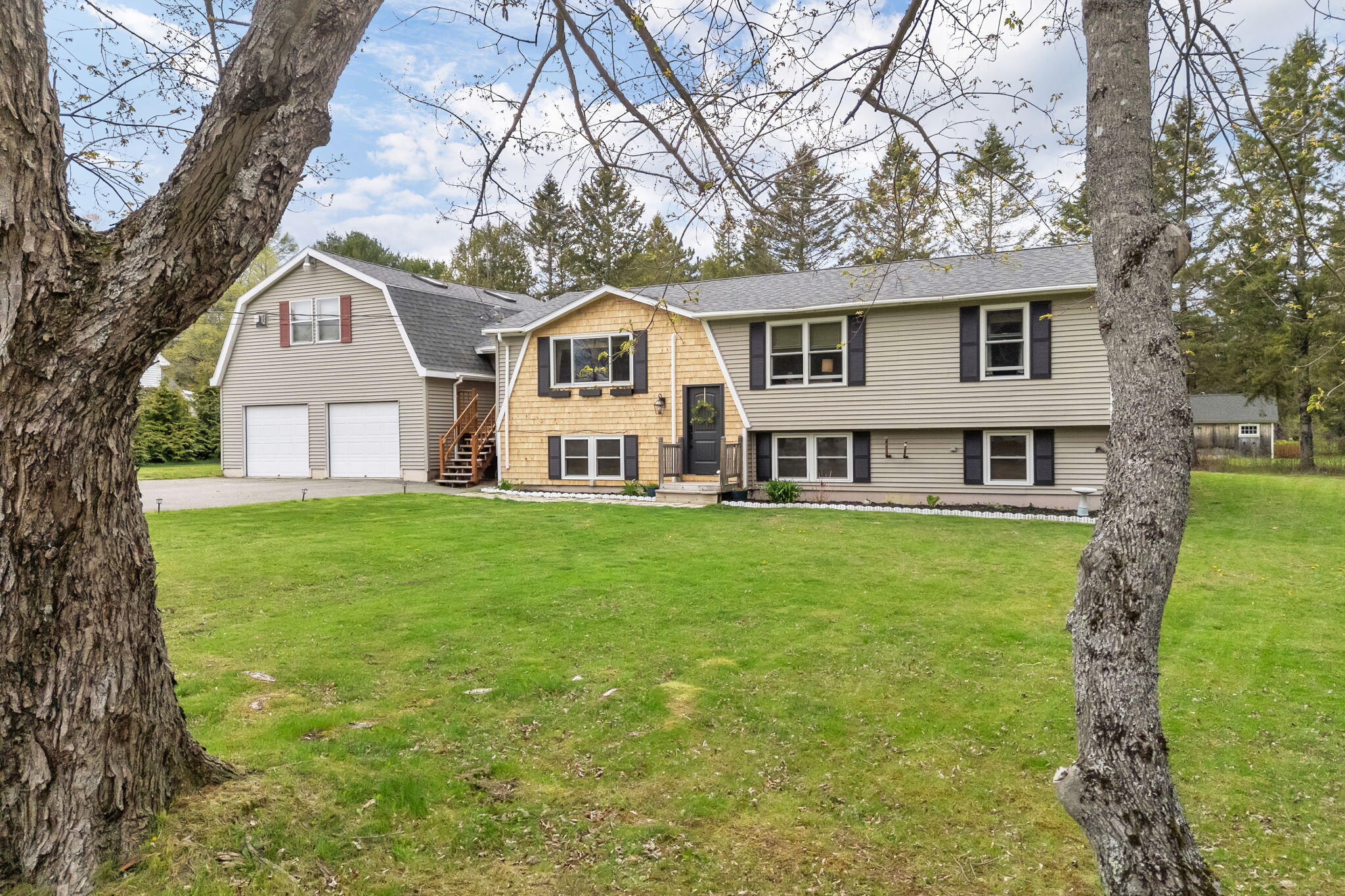 6 Coolidge Avenue Hampden ME 04444