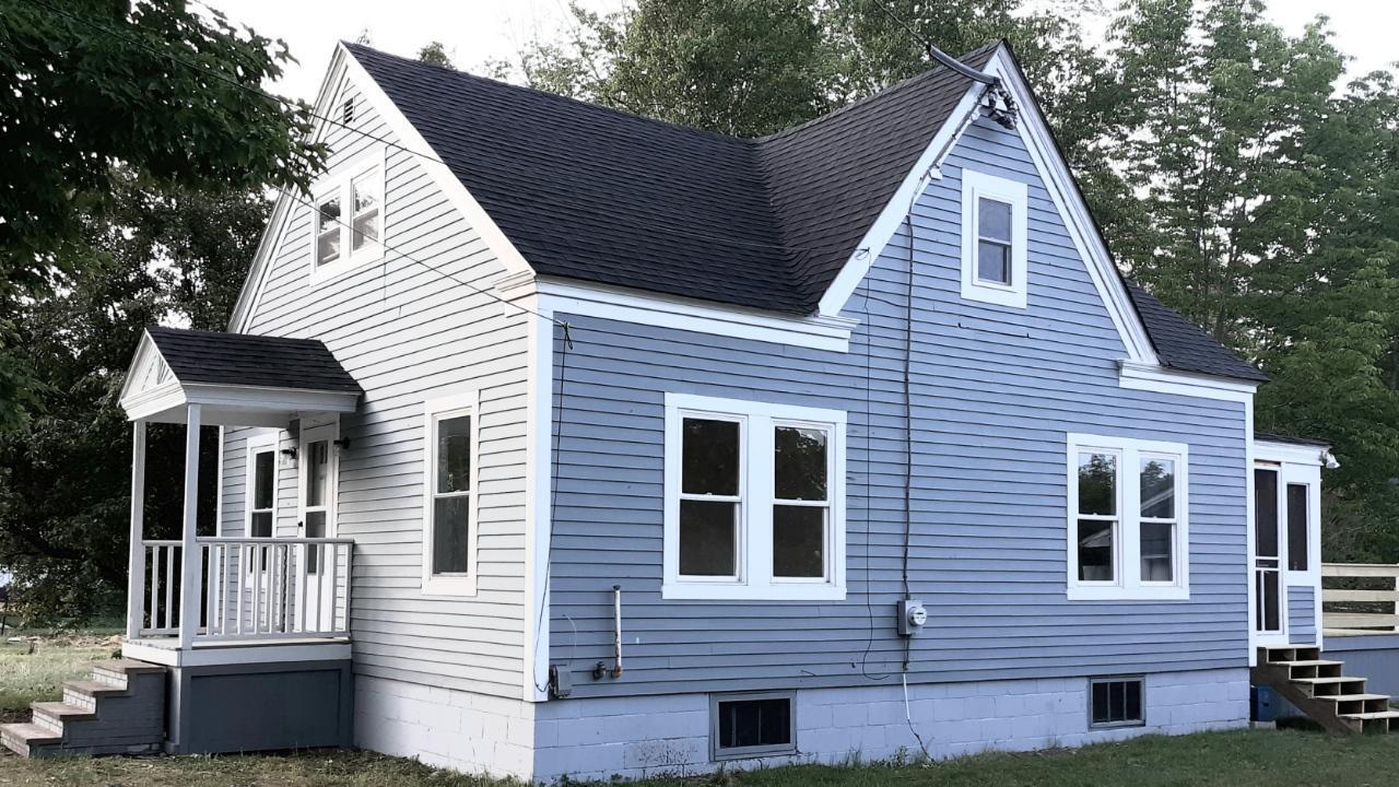 21 Park Avenue Dixfield ME 04224