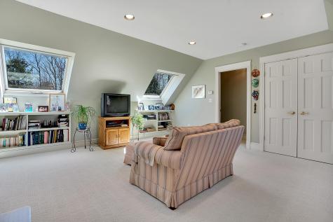16 Chandler Drive Falmouth ME 04105