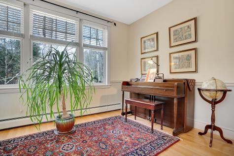 16 Chandler Drive Falmouth ME 04105