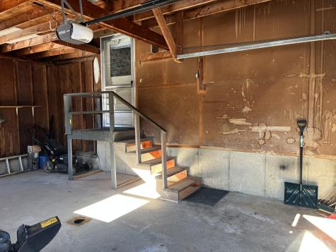 28 N Riverside Drive Waterville ME 04901