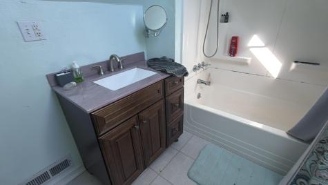 87 Spring Street Gardiner ME 04345