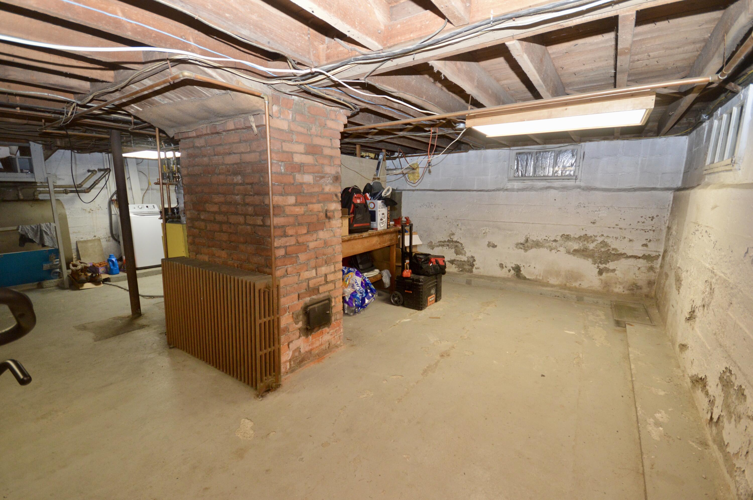 744 Hammond Street Bangor ME 04401