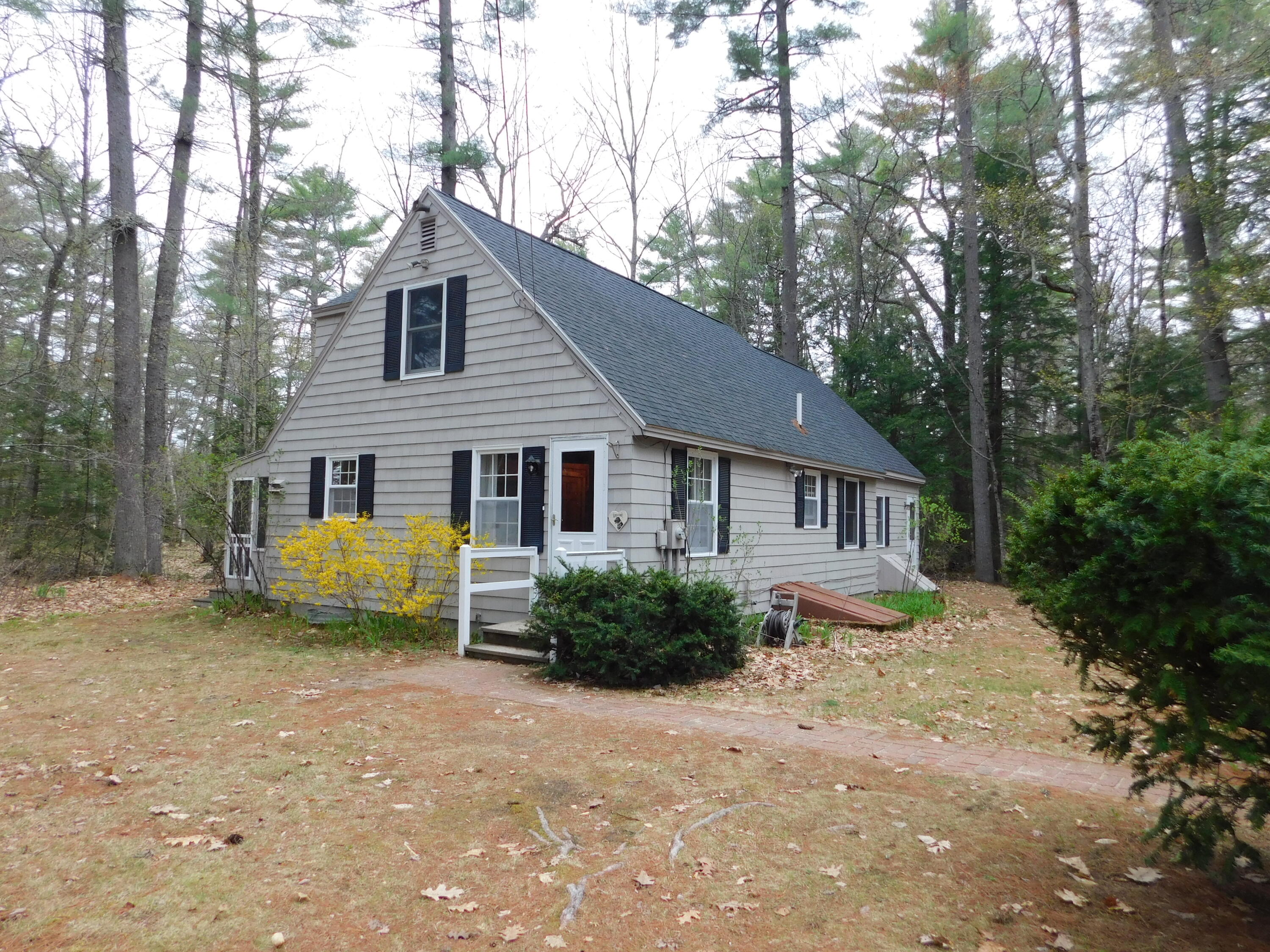 15 Lakeview Drive New Gloucester ME 04260