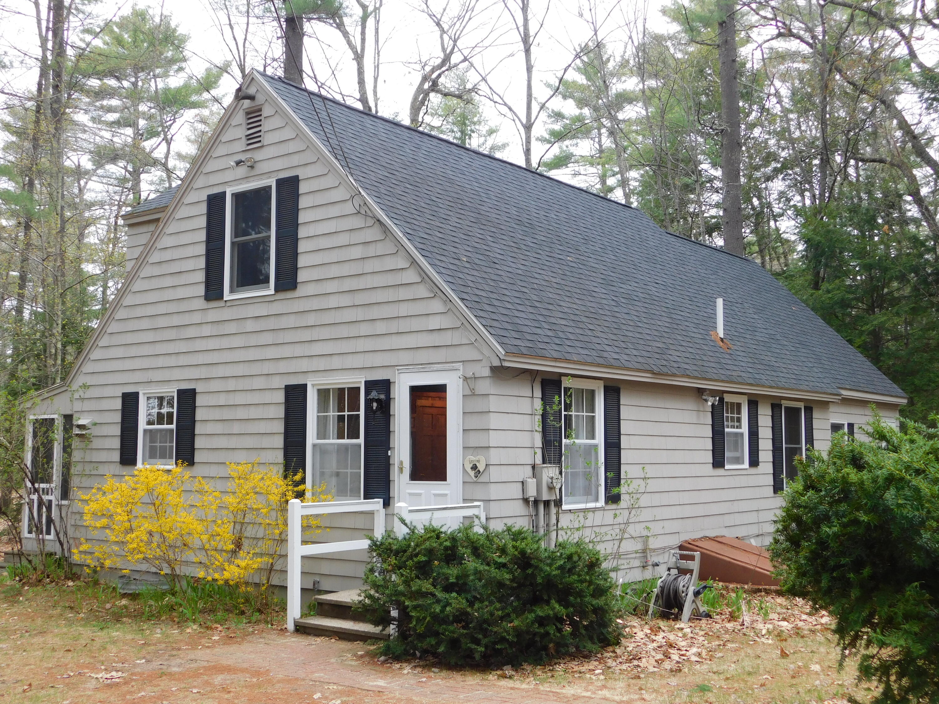 15 Lakeview Drive New Gloucester ME 04260