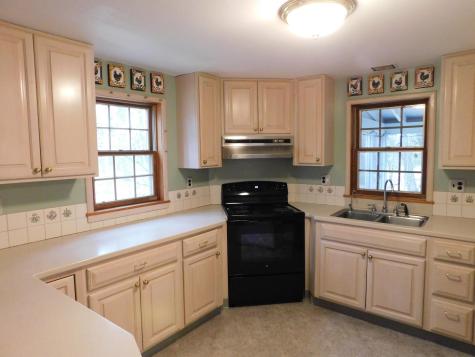 15 Lakeview Drive New Gloucester ME 04260