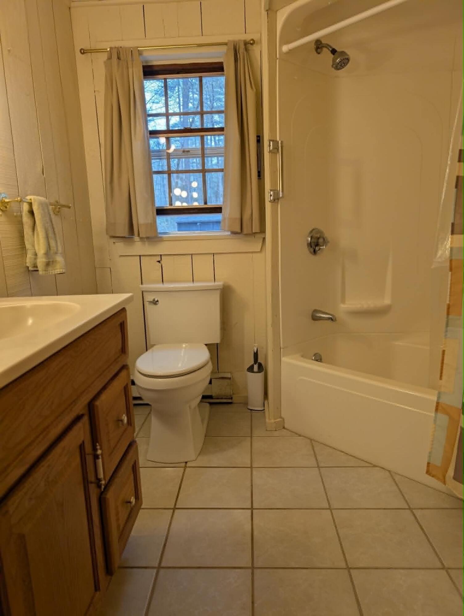15 Lakeview Drive New Gloucester ME 04260