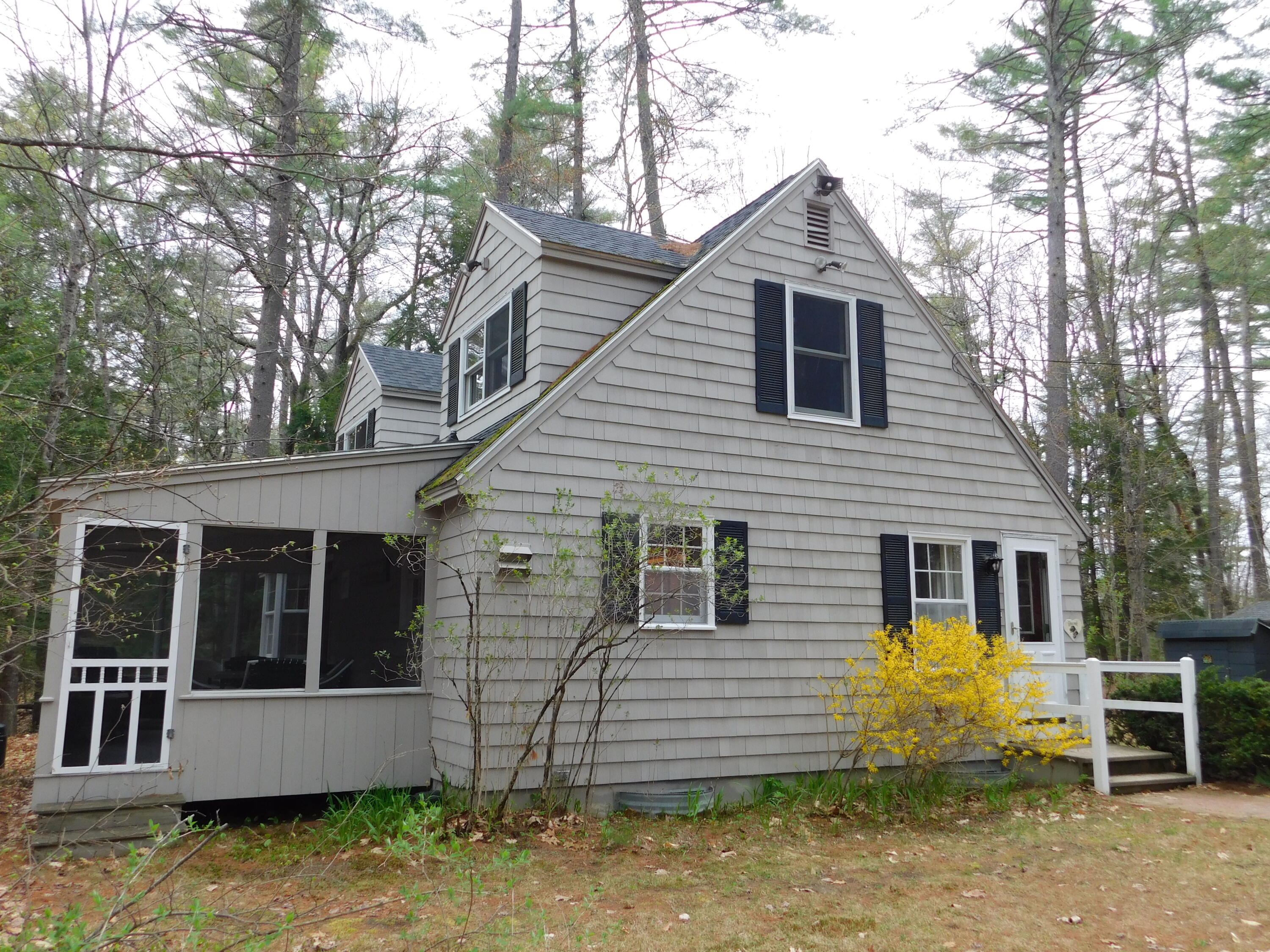 15 Lakeview Drive New Gloucester ME 04260