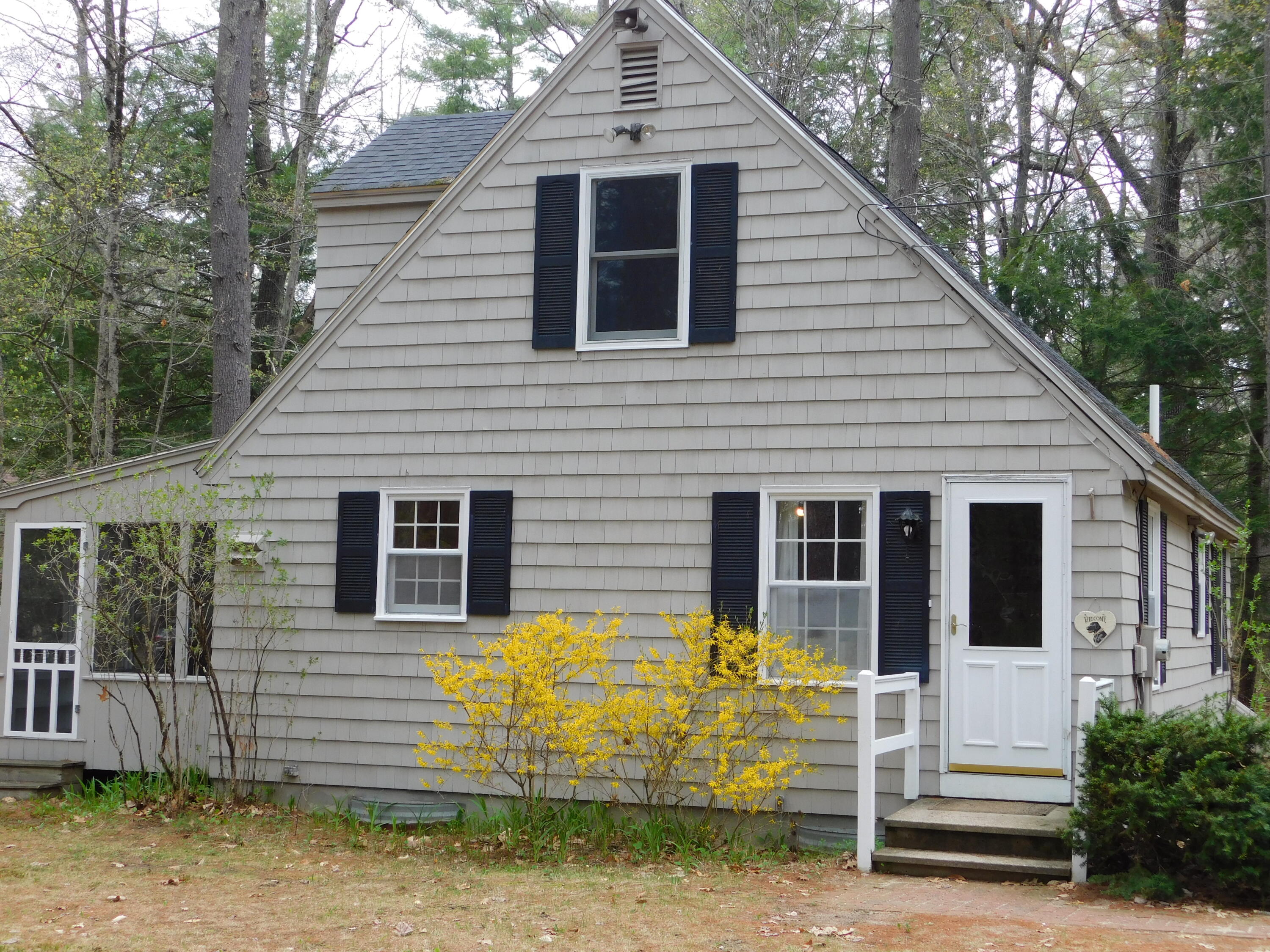 15 Lakeview Drive New Gloucester ME 04260