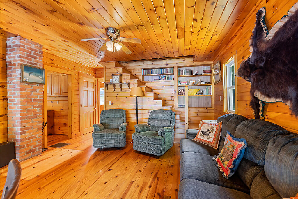 37 33rd Fire Road China ME 04358