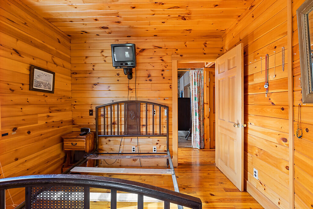 37 33rd Fire Road China ME 04358