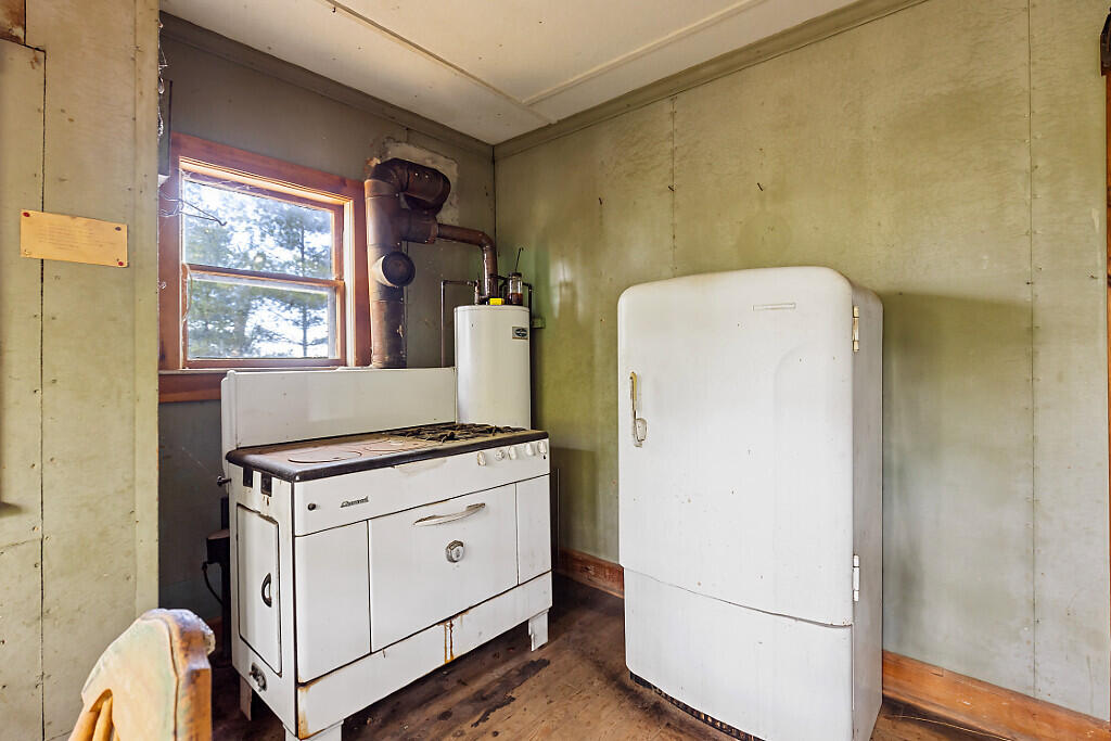 37 33rd Fire Road China ME 04358