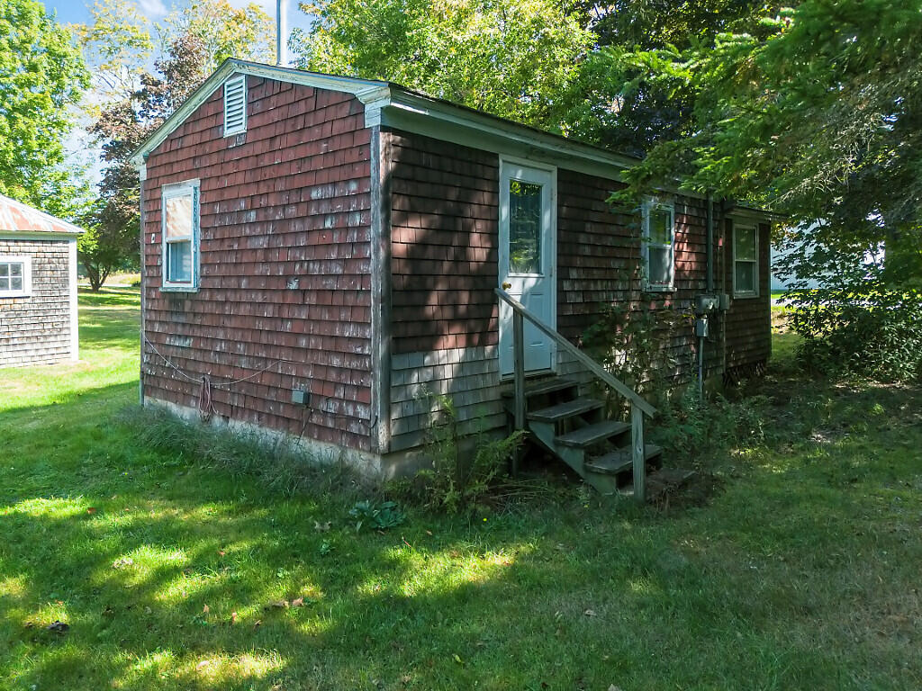 37 33rd Fire Road China ME 04358