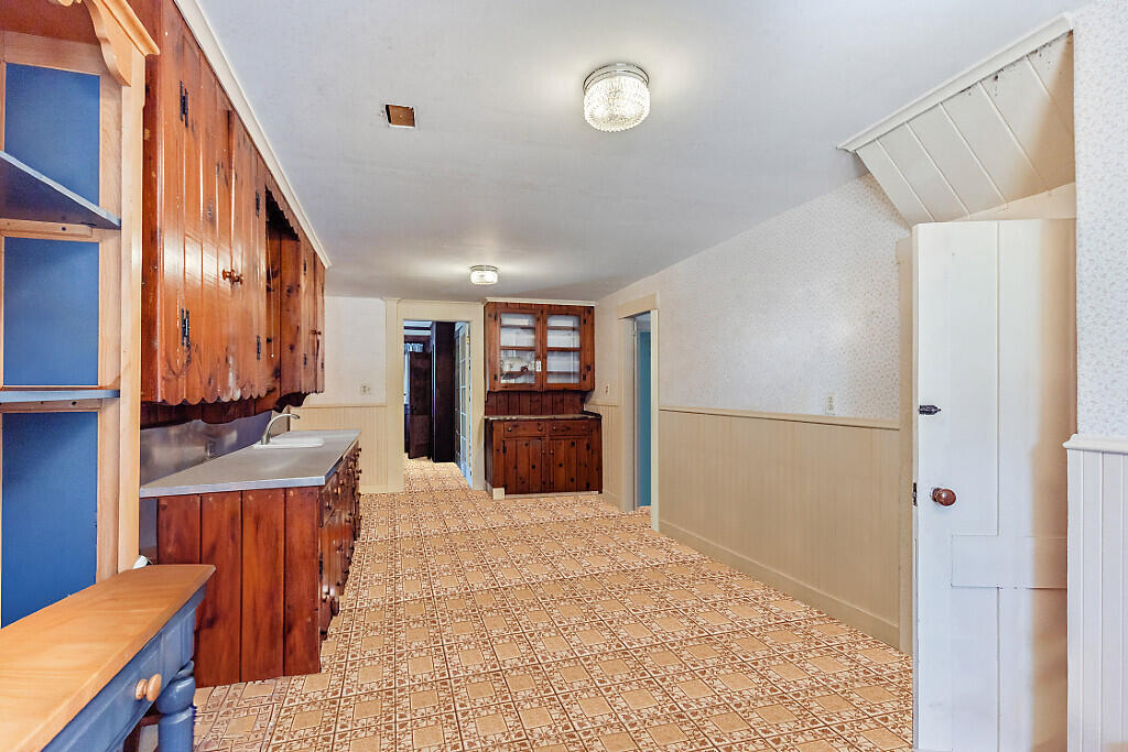 37 33rd Fire Road China ME 04358