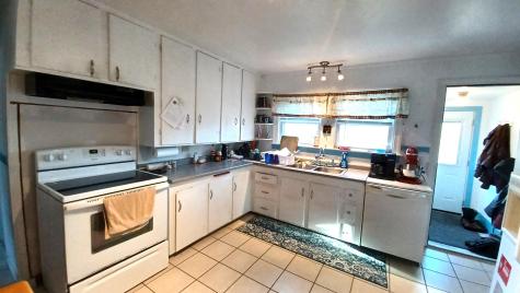 36 Royal Street Winthrop ME 04364