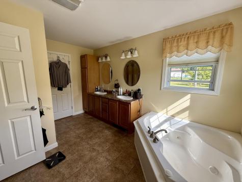 45 Oakview Lane Enfield ME 04493