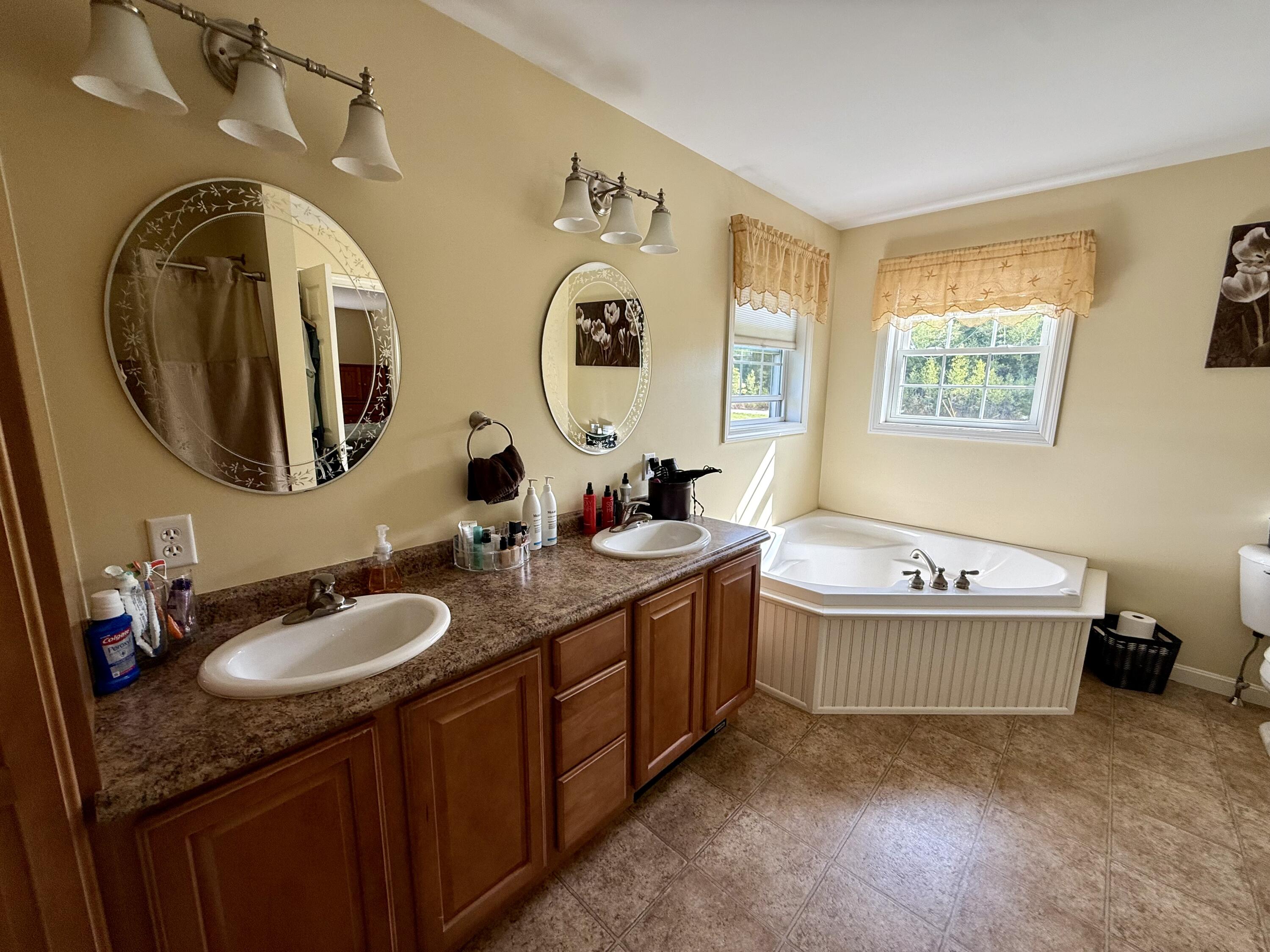 45 Oakview Lane Enfield ME 04493