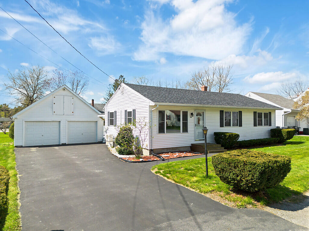 22 Mayflower Road Augusta ME 04330