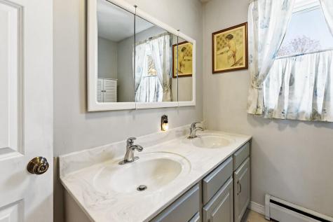 22 Mayflower Road Augusta ME 04330