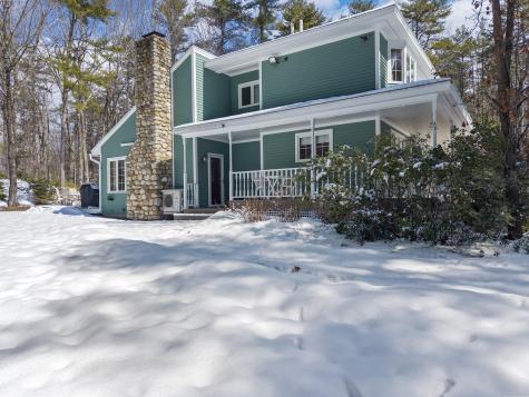 7 Casselton Road Raymond ME 04071