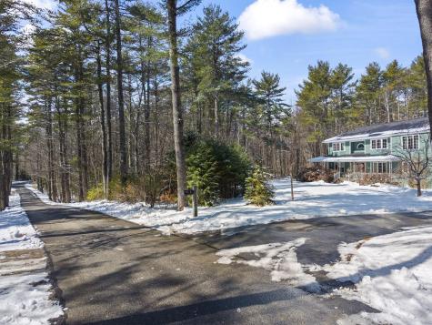 7 Casselton Road Raymond ME 04071