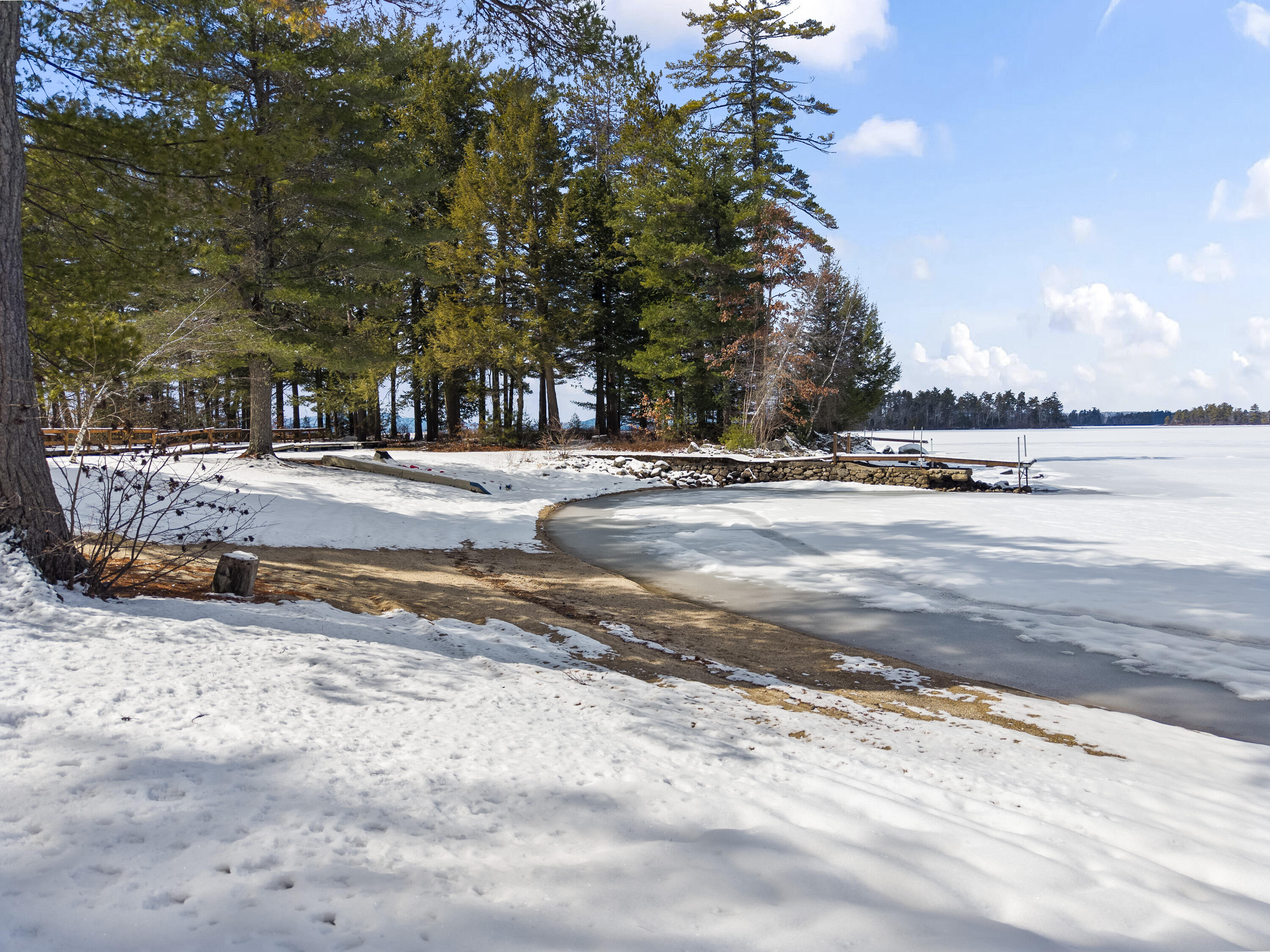 7 Casselton Road Raymond ME 04071