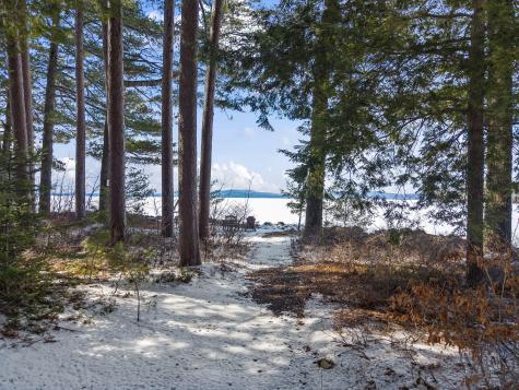 7 Casselton Road Raymond ME 04071