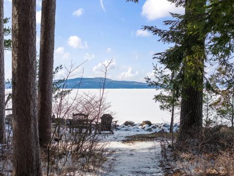 7 Casselton Road Raymond ME 04071