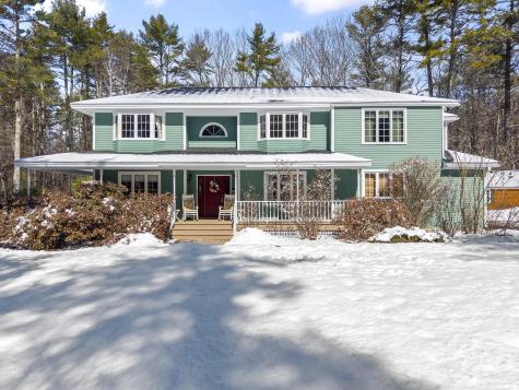 7 Casselton Road Raymond ME 04071