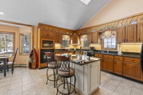 7 Casselton Road Raymond ME 04071