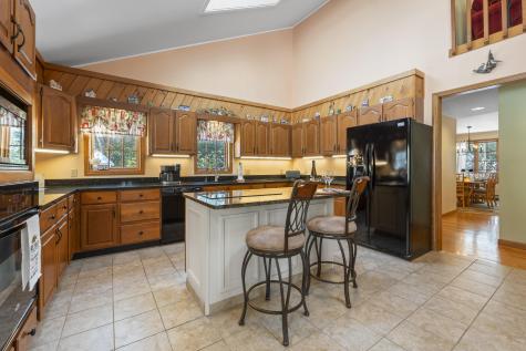 7 Casselton Road Raymond ME 04071