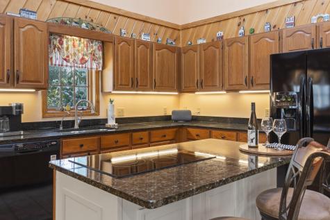 7 Casselton Road Raymond ME 04071