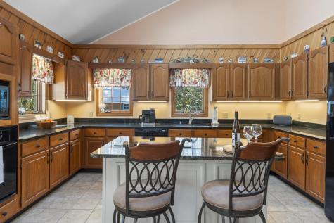 7 Casselton Road Raymond ME 04071