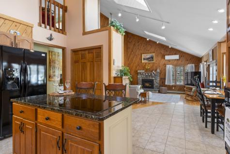 7 Casselton Road Raymond ME 04071