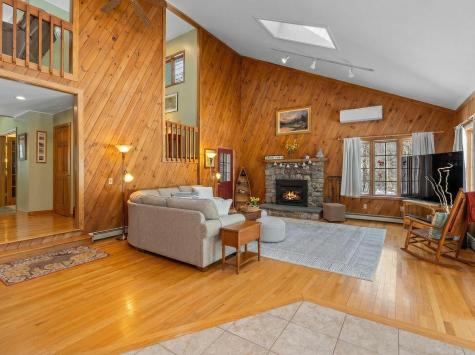 7 Casselton Road Raymond ME 04071